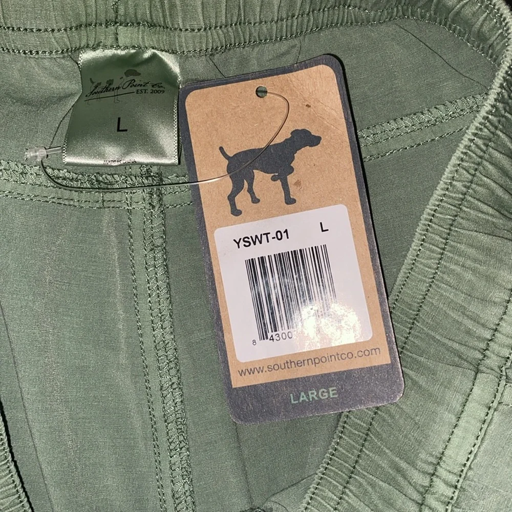 Southern Point Co. swim trunks size youth large color green new with tags